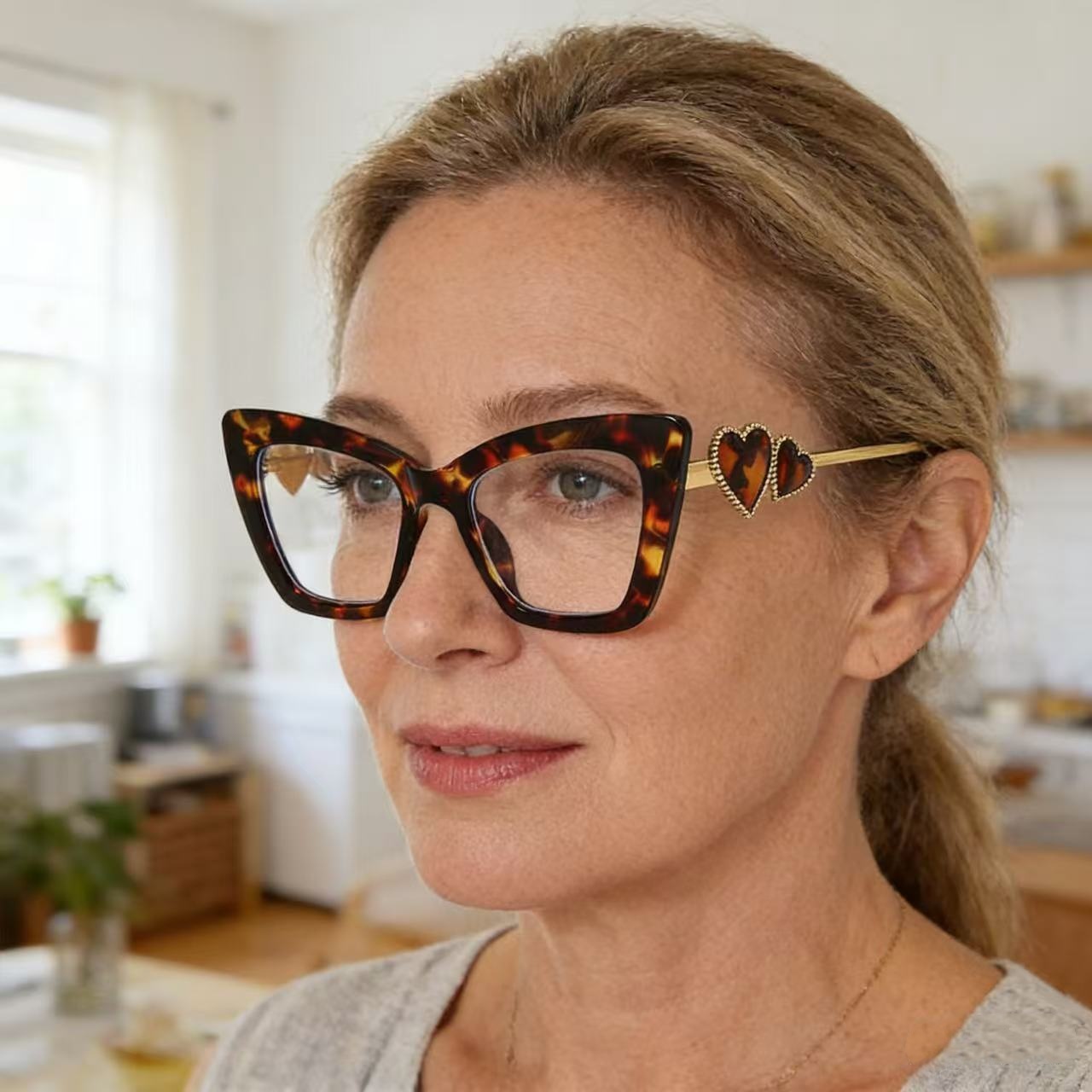 Fashion Eyeglasses for Woman L - Lighting Glass Photography บทวิจารณ์และราคา