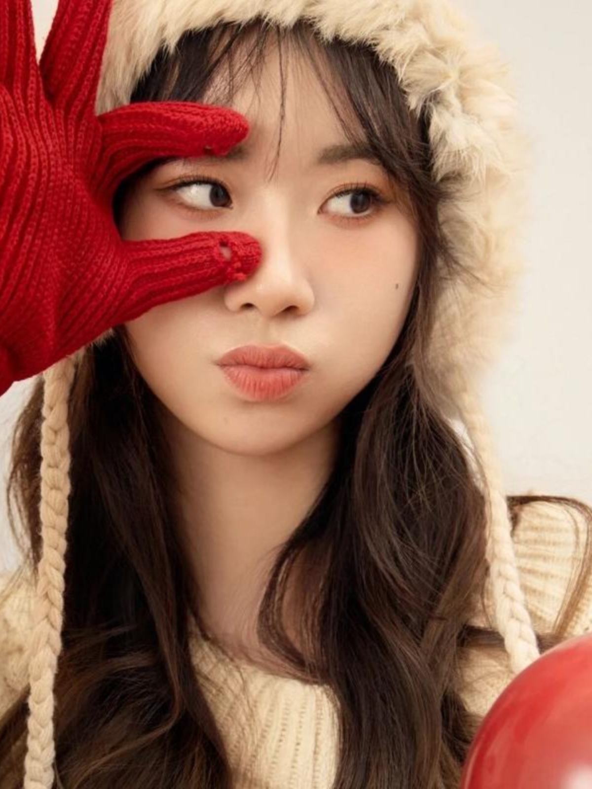 White Sweater Art Photo Studio - Photography Natural Lighting บทวิจารณ์และราคา